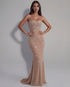 Vestido largo brillante con tirantes finos