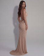 Vestido largo brillante con tirantes finos
