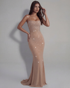 Vestido largo brillante con tirantes finos