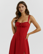 Vestido midi con corsé y abertura