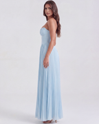 Vestido largo plisado con escote palabra de honor