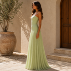 Vestido con diseño de hombros descubiertos