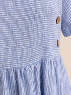 Vestido midi fluido con botones