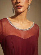 Vestido midi entallado con drapeado