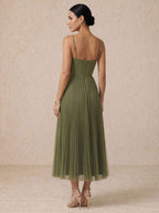 Vestido midi plisado con tirantes