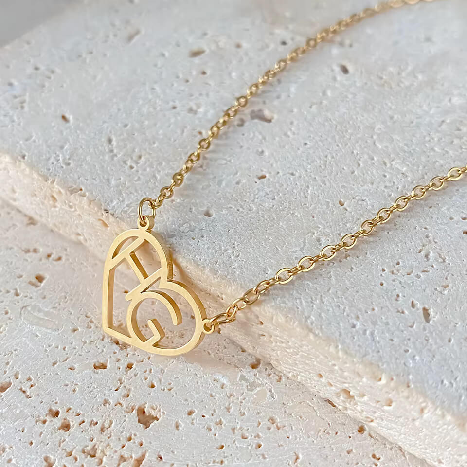 COLLANA CON CUORE E INIZIALE