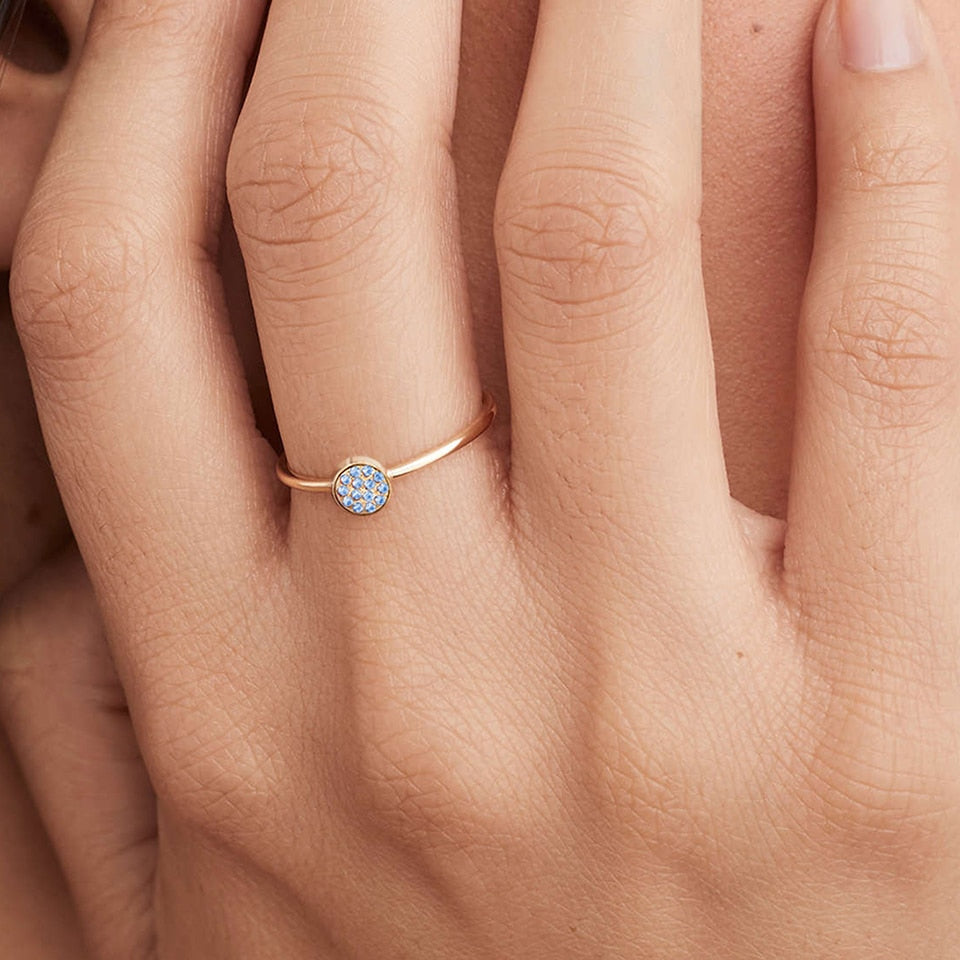 Anello classico con pietra del mese di nascita