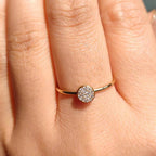 Anello classico con pietra del mese di nascita