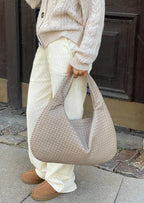 Bolso hobo trenzado elegante